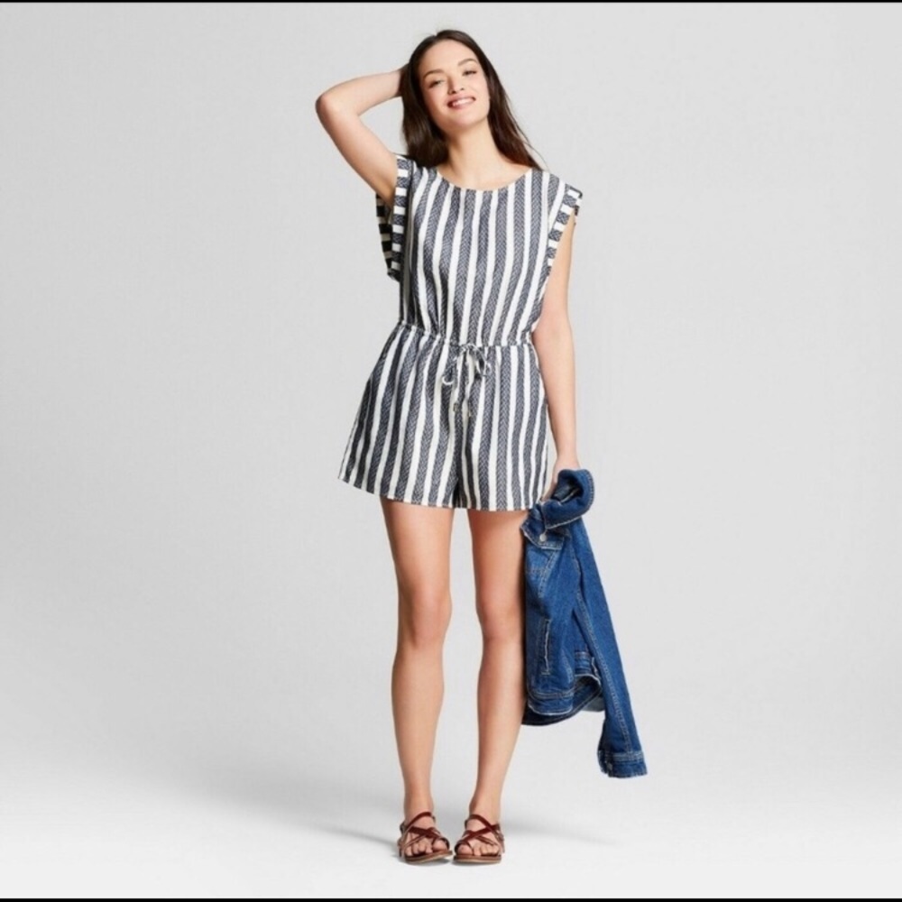 Universal Thread White And Blue Romper - image 1